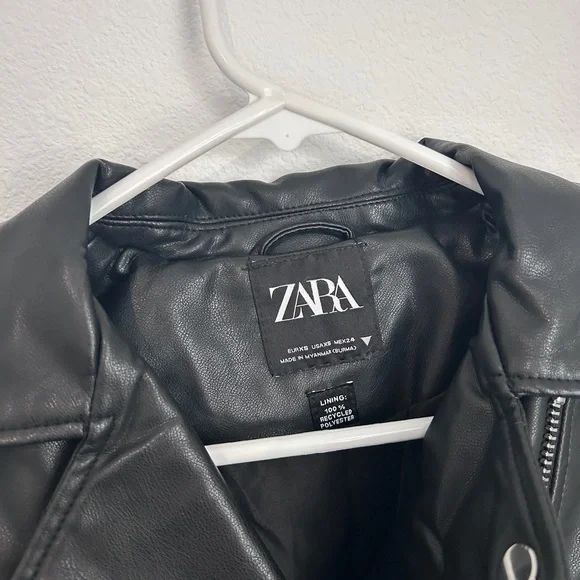 Zara Women’s Faux Leather Bike Jacket XS Black  Military Motorcycle Mob Wife - Picture 2 of 3